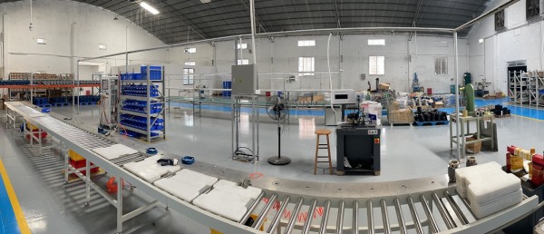 生產(chǎn)電機使用的自動端蓋機展示